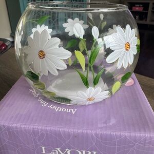 Floral Glass Bowl with White Daisies